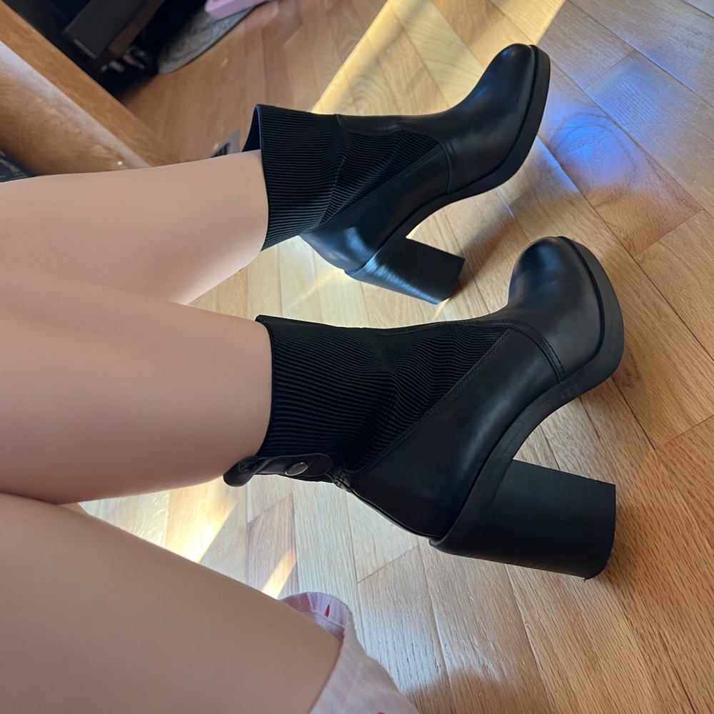 Crown Vintage Black Leather Boots